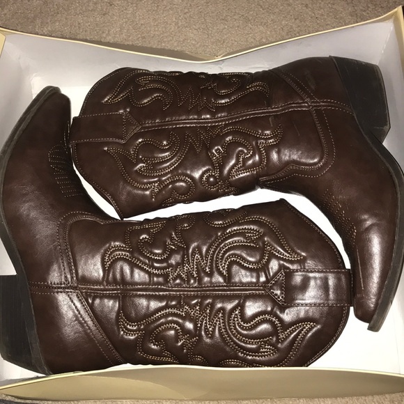 Cowgirl boots - Picture 1 of 1
